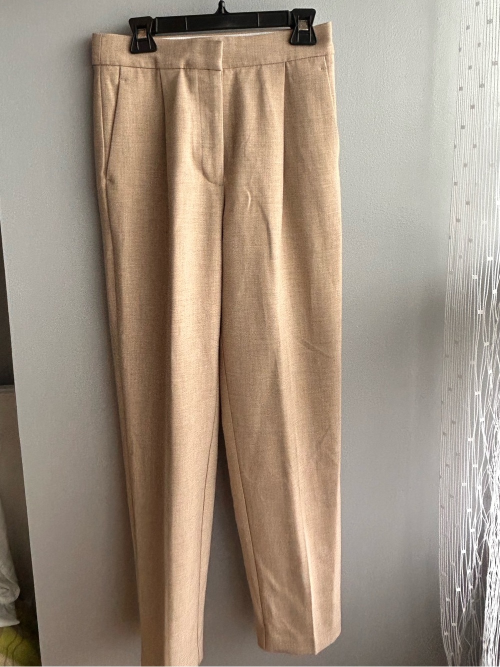 WILFRED - Classic Tailored Dress Pants in Beige